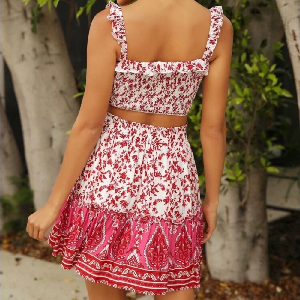 Two piece set - Picture 2 of 2